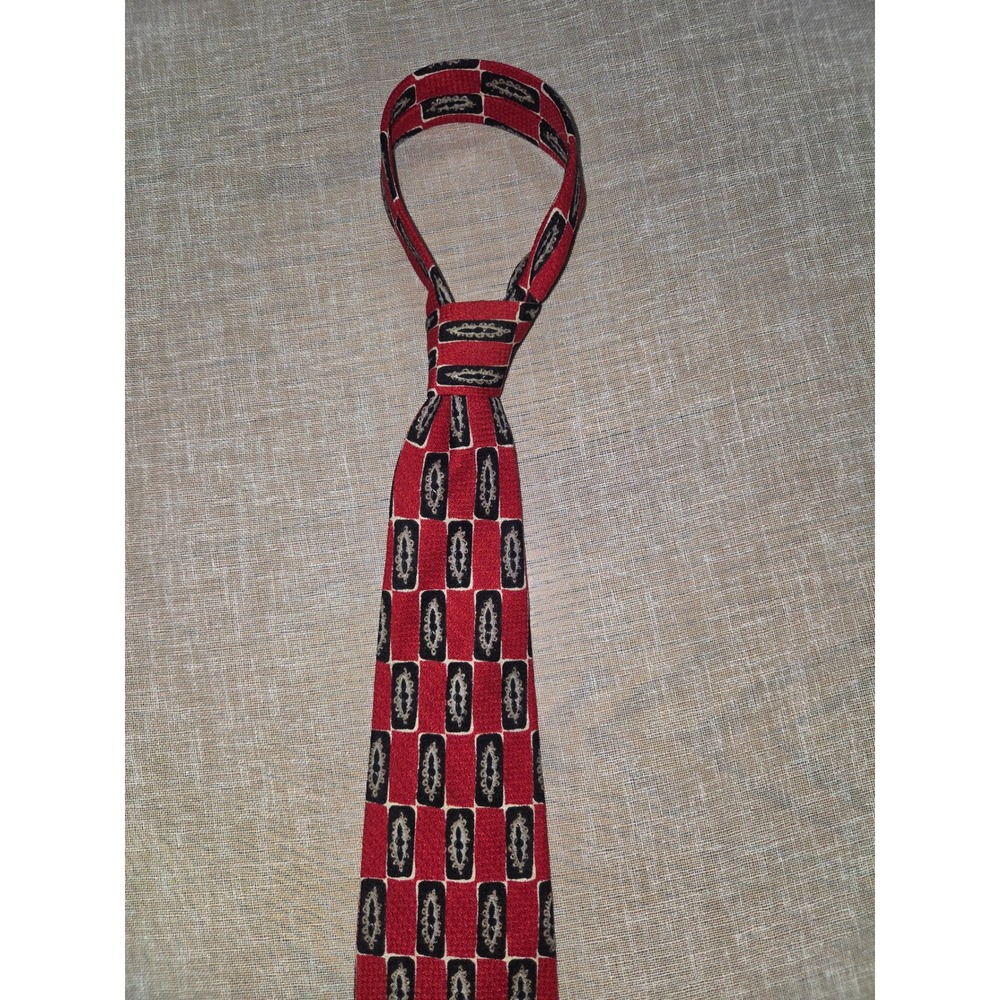 Tom James Mens Silk Tie Red Black Geometric Block Crest Pattern Formal Business